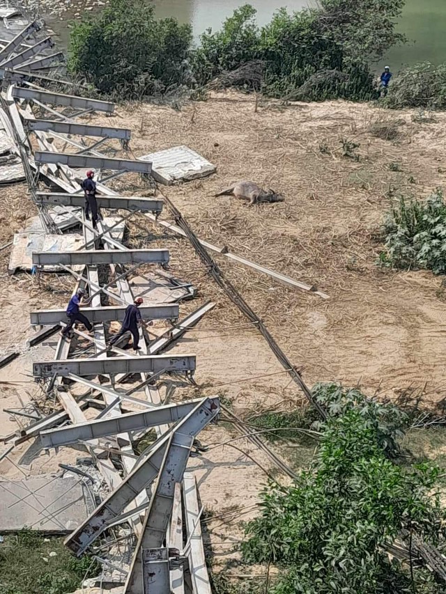 Nguyên nhân sập cầu treo ở huyện miền núi Nghệ An- Ảnh 1.