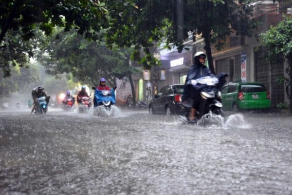 Đêm nay là cao điểm của mưa lớn, 74 huyện có nguy cơ lũ quét, sạt lở đất- Ảnh 2.