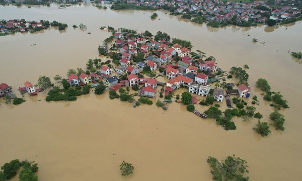 Sông thoát lũ chậm, nguy cơ sạt lở, ngập úng vẫn kéo dài- Ảnh 2.