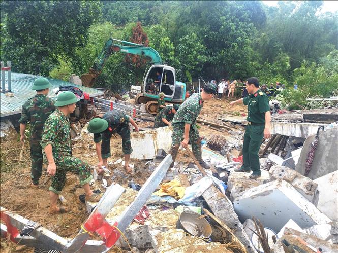 Vụ sạt lở tại Hà Giang: Huy động tối đa lực lượng tìm kiếm nạn nhân mất tích- Ảnh 1.