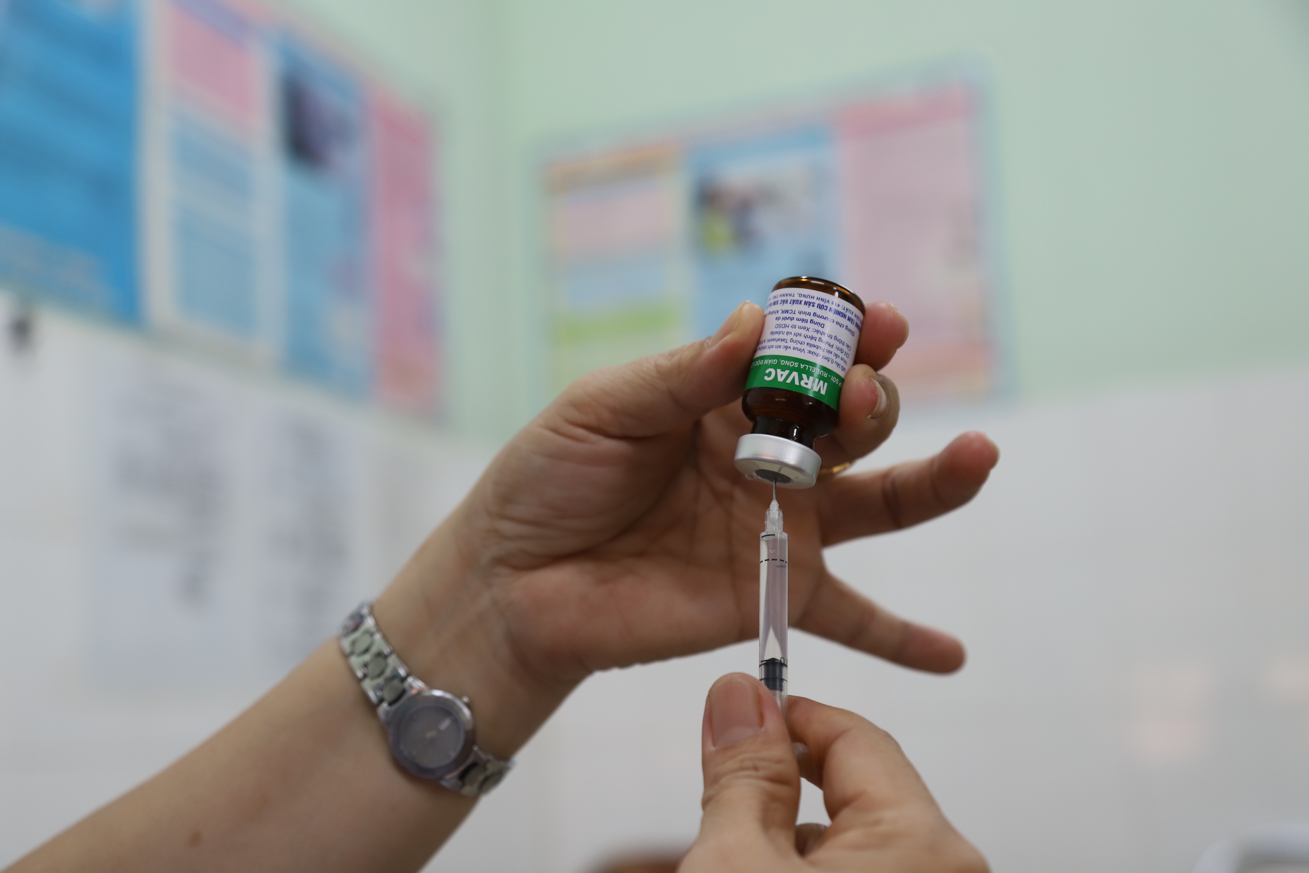 135 huyện sẽ tiến hành tiêm hơn 1,1 triệu liều vaccine phòng sởi- Ảnh 2.