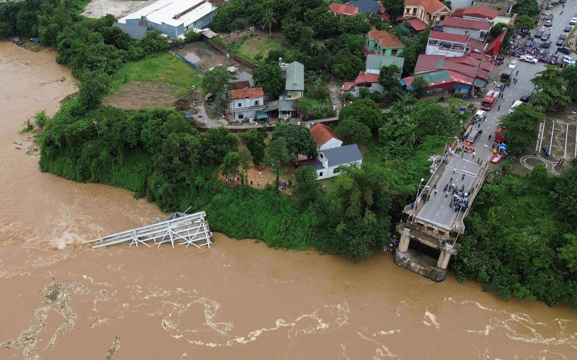 Cầu Phong Châu vừa sập vẫn được bảo dưỡng hàng năm