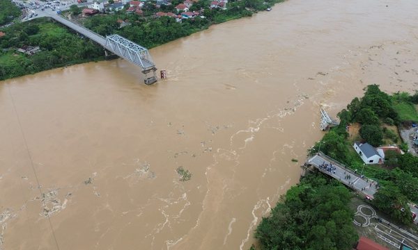 Người dân có thể trình báo tìm nạn nhân vụ sập cầu Phong Châu ở đâu?- Ảnh 2.